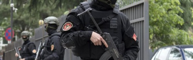 PRETRES NA 30 LOKACIJA ZBOG DROGE! U Crnoj Gori u toku policijska akcija "Zamka"!