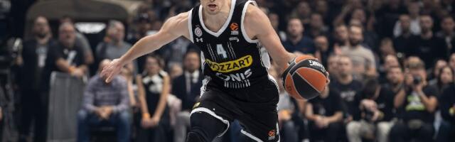Aleksa krvav napustio parket (VIDEO)