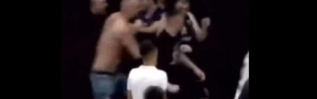 Novi snimak haosa: Gurović uleteo u gužvu i vitlao pesnicama (VIDEO)