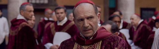 Konklava: Beli dim i zblanuti kardinal