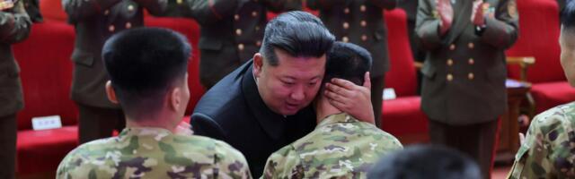 KIM DŽONG UN IZDAO NAREĐENJE SVOJIM VOJNICIMA U UKRAJINI: "Bolje se raznesite bombama, nego da vas zarobe" (FOTO/VIDEO)