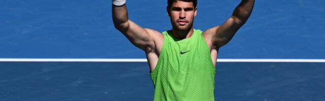 (VIDEO) Alkaraz se mučio, ali uspešno startovao na turniru u Dohi