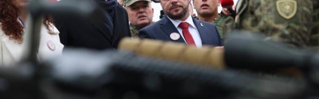 KURTI KUPUJE "BLEK KOH", A NEMA GRADSKI PREVOZ! Analitičari za Kurir: KFOR jedina kočnica za sada, ali dugoročno stvara opasnu armiju Kosova