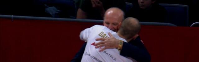 Davidovac i Ivanović se srdačno zagrlili