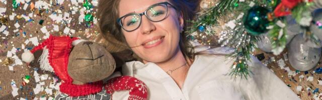 Zašto neki ljudi biraju samoću za Novu godinu: Usamljenost ili zrelost?