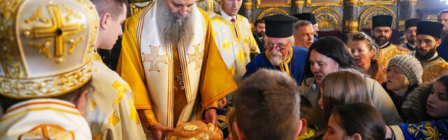 “NEKA JE SREĆNA I BLAGOSLOVENA NOVA GODINA”: Pored čestitke, patrijarh Porfirije iz Saborne crkve poslao i važne poruke