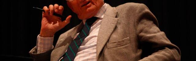 Umro Jirgen Habermas!