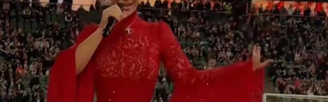 KO JE ZANOSNA BRINETA? Lepotica u čipki NAVIJAČIMA ODUZELA DAH - Srbi će odlepiti kad čuju kako peva KALJINKU