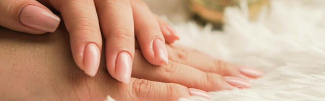 “Bare nails“ trend, osvaja svet lepote: Novi simbol tihog luksuza