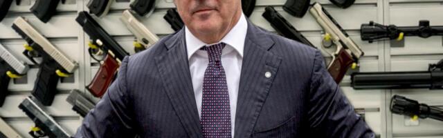 MILO NAORUŽAN DO ZUBA: Đukanović prekršio zakon, nije prijavio čak 11 komada vatrenog oružja
