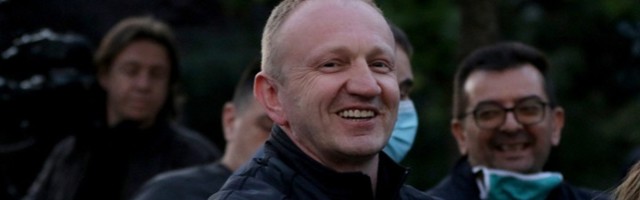 "GOJKO I BRAT" Ovom fotkom je Đilas čestitao 2021.