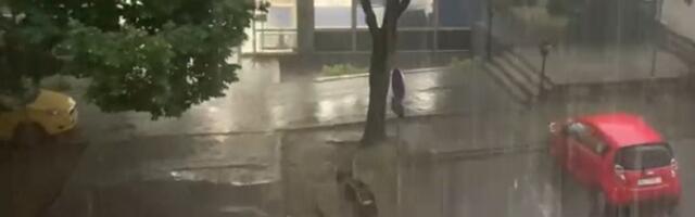 Provala oblaka u Beogradu (VIDEO)