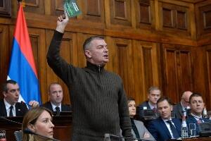 Ћута делио летке, Брнабићева му рекла да је могао да штампа на рециклираном папиру
