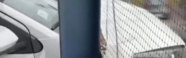 Kineskinja pomešala gas i kočnicu - PROBILA ZID: Auto visi sa garaže na BG aerodromu (FOTO, VIDEO)