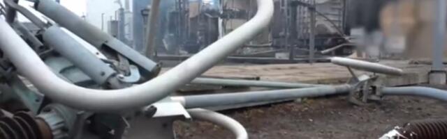 PAKAO U UKRAJINI: Objavljen video razaranja – radnici plaču dok pokazuju posledice ruskih udara! (VIDEO)