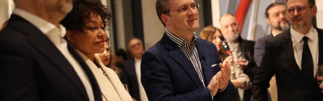 Selaković otvorio izložbu „Na granici jave i sna“ Miloša Šobajića