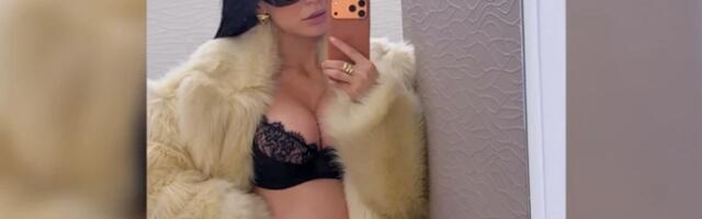 Pokazala stomak u čipkanom brusu i gaćicama: Edita ogrnuta bundom ispred ogledala, grmi u 6. mesecu trudnoće