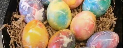 Kako se farbaju jaja šlagom? Brza i jednostavna tehnika pomoću koje ćete imati najdivnije šare