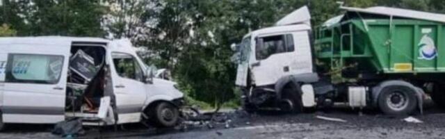 KRENULI DA OBEZBEDE PROVOD PA NASTRADALI! Rodbina i prijatelji opraštaju se od maldića koji su nastradali u nesreći kod Požege