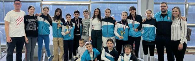 Zablistali u Beogradu: Mačevaoci Omladinca osvojili 16 medalja na turniru „Trofej Silnog“