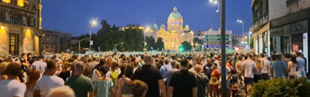 Na protestima u Beogradu mnogo ljudi