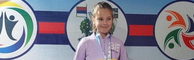 DUNjA PONOS OŠ „STEVAN JAKOVLjEVIĆ“:  Postala prvakinja Srbije u bacanju vorteksa
