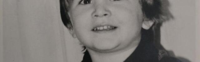 DANAS JE POZNATI POLITIČAR OD ČIJIH REPLIKA U SKUPŠTINI OPOZICIJU BOLI GLAVA! Možete li da prepoznate narodnog poslanika na slici iz detinjstva?