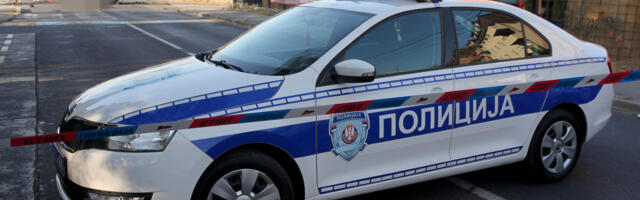 TERETNJAKOM PROBIO POLICIJSKU BLOKADU KOD ŽITIŠTA Uhapšen nakon potere, oštetio dva službena vozila