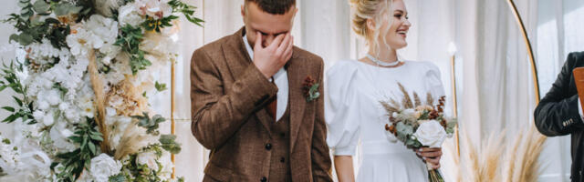 Mladoženja plakao kao kiša, mama ga tešila: Evo zašto je ovaj SNIMAK pogledalo više od 14 miliona ljudi! (VIDEO)