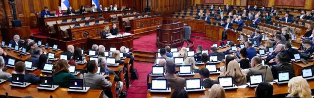 Poslanici danas nastavljaju rad: Koga su Vučić i Brnabić predložili za sudije ustavnog suda?