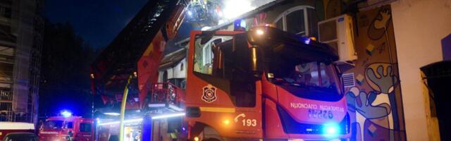 UŽAS U KISELJAKU! GRUNULE 3 SNAŽNE EKSPLOZIJE U FABRICI ODEĆE: Popucalo staklo, prozori leteli i do 100 metara, OPŠTA PANIKA