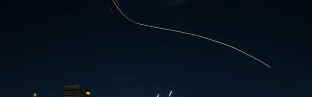 ODJEKUJU EKSPLOZIJE U BLIZINI IRAČKOG AERODROMA ERBIL! Nebo gori iznad aerodroma, rakete i dronovi sevaju ka američkom konzulatu! (VIDEO)