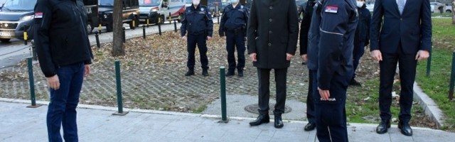 Vulinova inicijativa vetar u leđa armiji botova