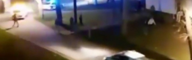 Studenti ne prestaju da krše mere protiv korone: Bežali iz dvorišta Studenjaka dok ih je nekoliko policijskih patrola rasterivalo