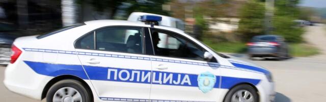 ŠESTORICA NASILNIKA PALICAMA PREBILI MUŠKARCA (47) U SUBOTICI: Policija u stanu dvojice našla oružje, municiju, marihuanu