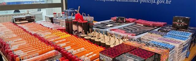 U stanu držao 700 topovskih udara, 10.000 petardi, bengalke: Neverovatna zaplena u Splitu