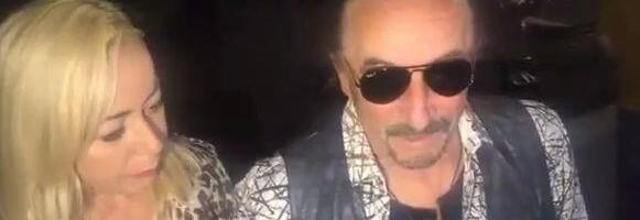 PEVAČ O ODNOSU SA PARTNERKOM KOJA JE MLAĐA OD NJEGOVE ĆERKE: Upoznao je kad je imao 52 godine, a ona tek bila punoletna