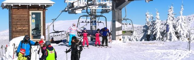 Deca skijaju pored fekalija: Užas na Kopaoniku (VIDEO)