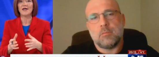 JOŠ JEDAN NAPAD NA CRKVU! IZBAČENI TEOLOG SRAMNO VREĐAO SPC NA BLOKADERSKOJ N1: "Produžena ruka mafije, SPC odlikuje pedofile, zločince" (VIDEO)