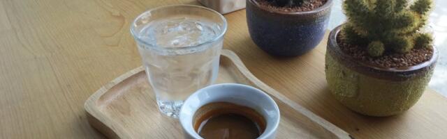 Jel ovde uračunata i šoljica? Cena espresa šokirala Srbe, čovek napustio kafić