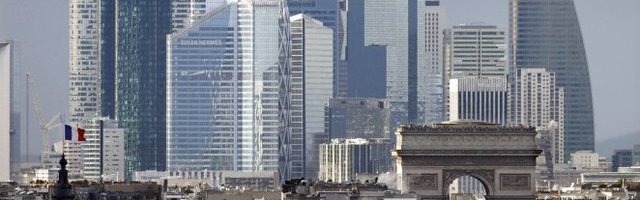 KORONA NE BIRA I SLAVNI NA UDARU! U najbogatijem naselju ima na stotine zaraženih!  (VIDEO)