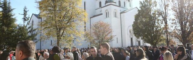 Blokaderi ponovo prete i vređaju vernike! Zar vi nekome da pričate o blokiranju grada?! (FOTO)