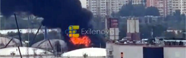 OPET GORI MOSKOVSKA RAFINERIJA NAFTE! Gust crni dim se vije iznad postrojenja koje je već dvaput bilo meta Ukrajinaca, ruske vlasti za sada ćute (VIDEO)
