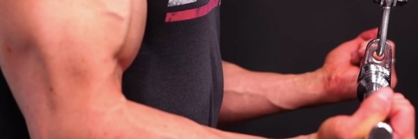 Vrhunski trener donosi ključne vežbe za veće tricepse