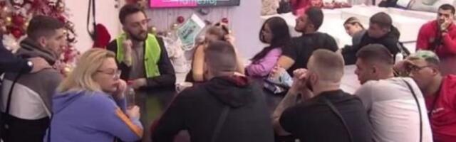 ISPLIVAO VIDEO! Porodice šalju poruke zadrugarima pred očima publike (VIDEO)