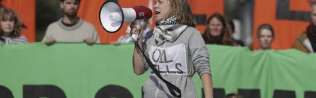 UHAPŠENA GRETA TUNBERG! Nosila transparent koji NIKAKO nije smela da ima u rukama