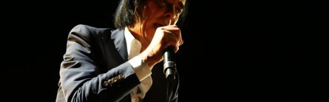 Nik Kejv se moli za kraj sukoba u Ukrajini, Gazi, Sudanu