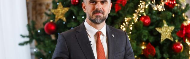 Mićin osudio podmetanje požara na vratima crkve u Novom Sadu: Nedopustiv čin vandalizma