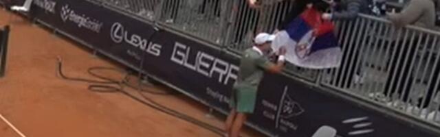 Delirijum zbog Međedovića: Hamad izvukao živu glavu, poklonio se publici, pa prišao zastavi Srbije i...