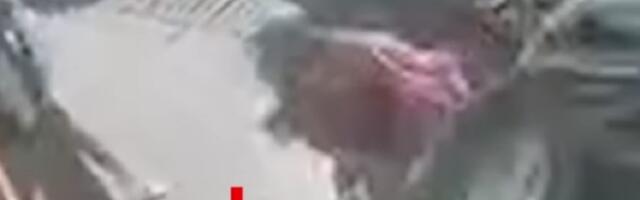 Autom pokosio 3 osobe, za devojčicu (12) udarac bio koban: Vozač zaspao za volanom? (VIDEO)